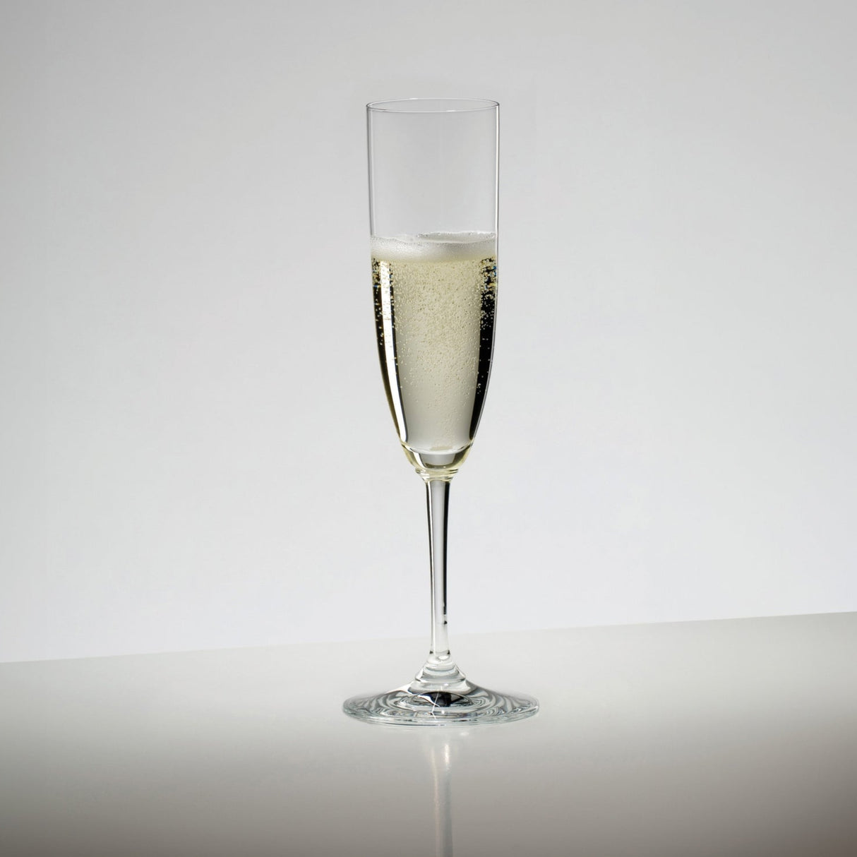 Riedel Vinum Champagne Flute (6416/8)-1
