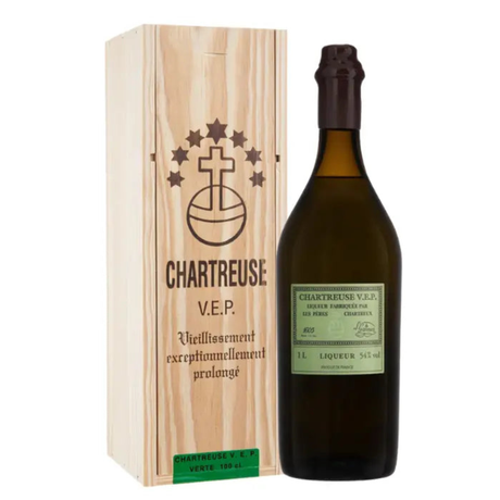 Chartreuse V.E.P. Green Liqueur bottle