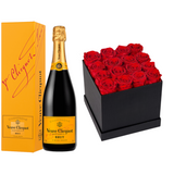 Veuve Clicquot Brut With Gift - Liquor Geeks